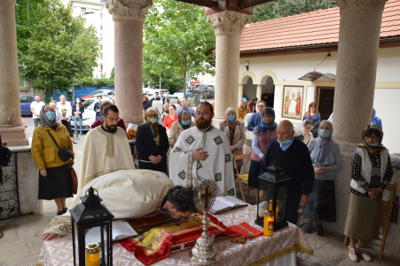 Biserica Sfintii Apostoli Petru Si Pavel