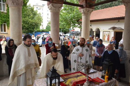 Biserica Sfintii Apostoli Petru Si Pavel